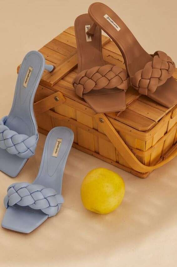 כפכפים של סטרדיווריוס // צילום: יחצ